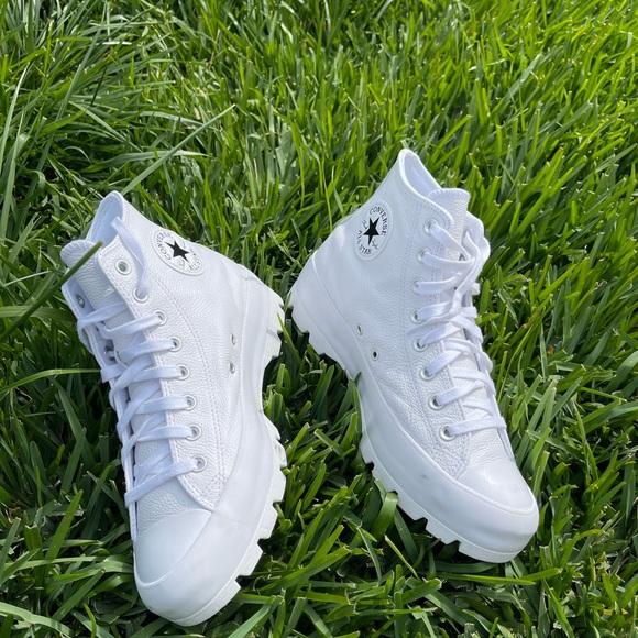 Chuck Taylor All Star Lugged
Leather women size 10.5 like new men’s 9 unisex - Picture 12 of 14